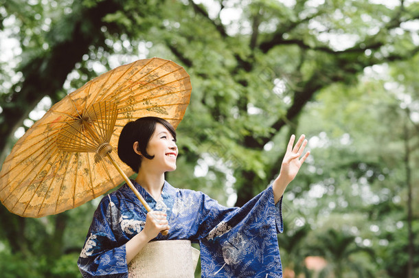 快乐的日本女孩