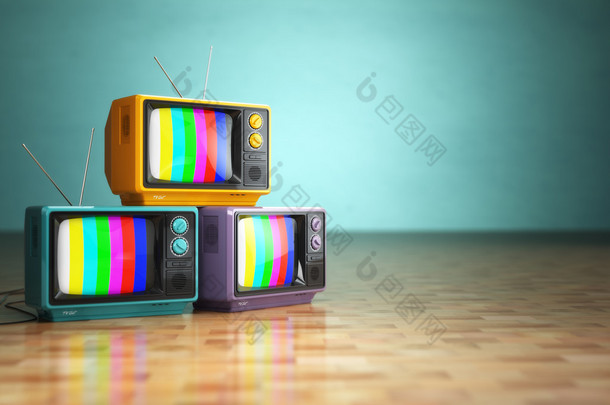 老式电视概念。堆栈的复古电视设置上绿色黑色