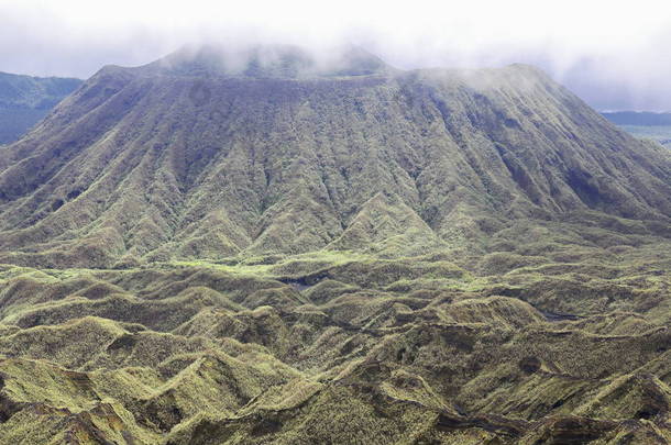 树干锥的 Marumligar <strong>火山</strong>的<strong>火山</strong>口。瓦努阿图附近岛。5959