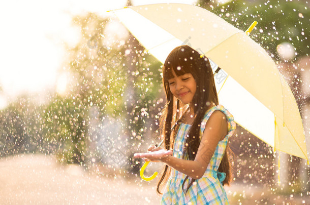 在雨中