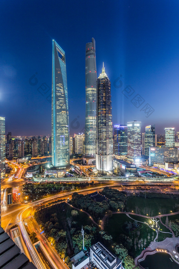 现代城市的夜晚-包图企业站
