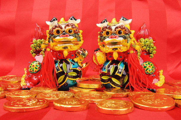 传统舞狮子为幸运的中国新的一年