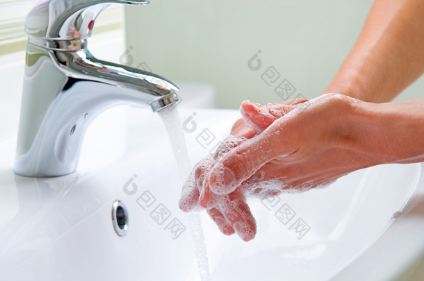 洗手。<strong>清洁</strong>的手。ue40c 生