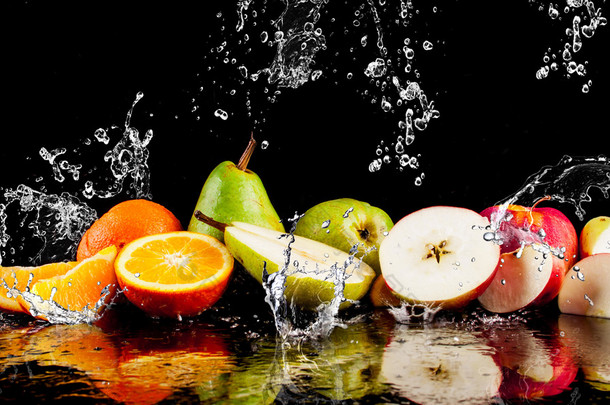 梨、 苹果、 柑桔、 Splashing 水