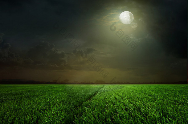 月亮与农村夜