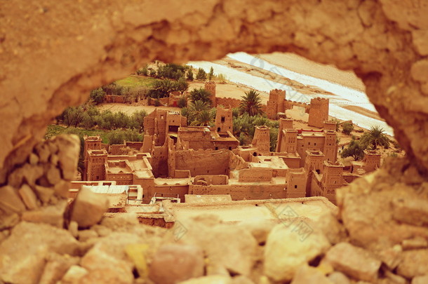 ait 本 haddou