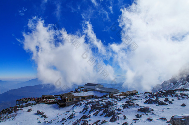 玉龙雪<strong>山</strong>风光