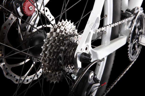 <strong>自行车齿轮</strong>、 盘式制动器及后变速器.