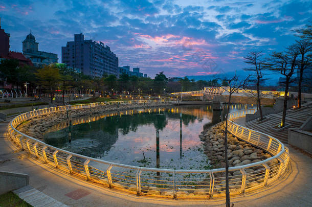 Heart of Love River in Kaohsiung City at night. 