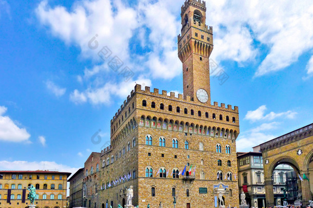 著名广场的全景视图与意大利佛罗伦萨、 托斯卡纳、 旧宫 della 米开朗基罗