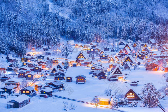 在日本的白川乡村