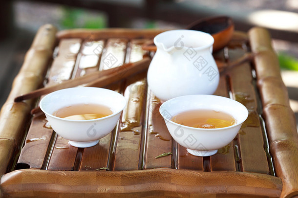 传统中国茶道配件 (茶杯和沥青