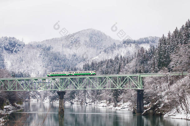 日本三岛山