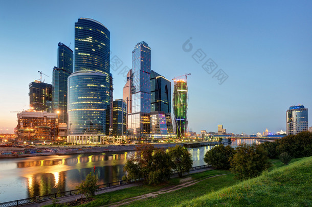 莫斯科市 (莫斯科国际商务中心) 在晚上