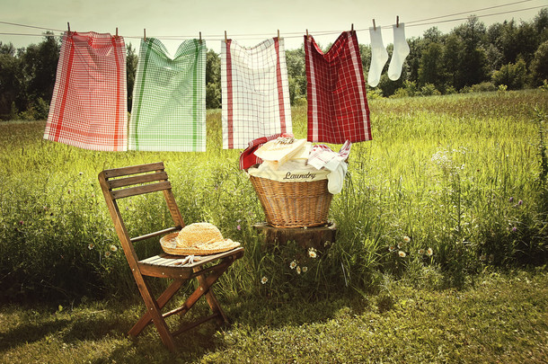 洗衣机洗衣晾衣绳上一天