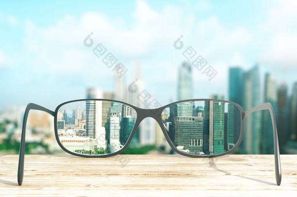 城市景观集中在眼镜镜片