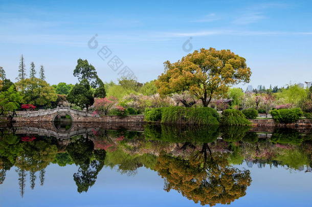 无锡太湖李园<strong>花园</strong>桥水阁