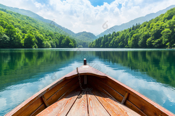 木船上湖