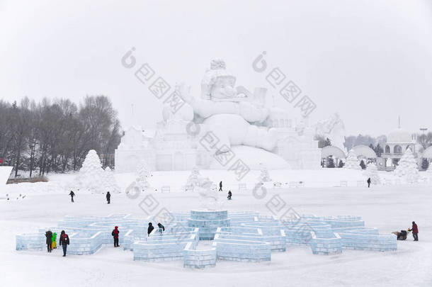 哈尔滨，中国-2017 年 1 月 21 日︰ 雪雕中国，哈尔滨太阳岛国际雪雕塑艺术博览会。位于中国黑龙江省哈尔滨市.