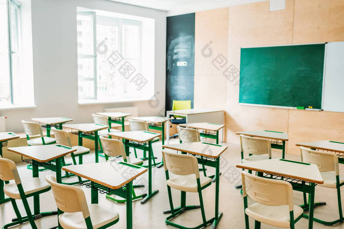 学校空现代教室的内部图片-包图网企业站