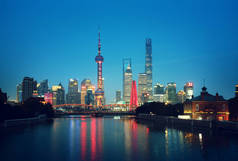 上海天际线与中国威贝都大桥
