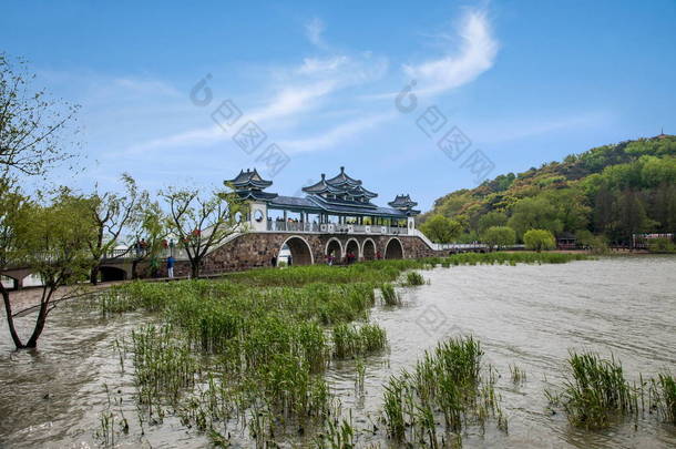 无锡太湖鼋头渚太湖将不朽的断桥