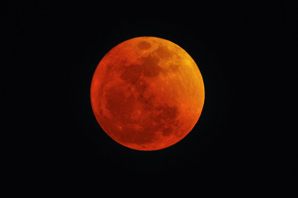 血红色的月亮