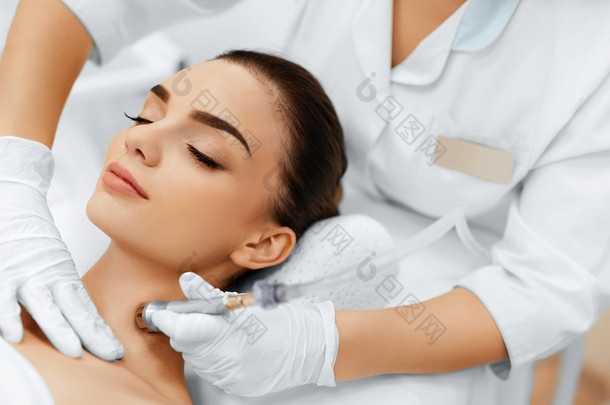 Face Skin Care. Diamond Microdermabrasion Peeling Treatment, Bea