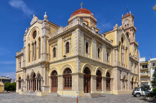 伊拉克利翁, <strong>克里特岛</strong>/希腊: 在希腊的伊拉克利翁是希腊东正教大教堂, 是<strong>克里特岛</strong>大主教的所在地。