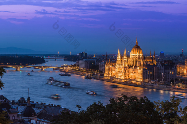 在匈牙利首都布达佩斯的全景