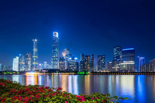 广州城市建筑景观的<strong>夜景</strong>天际线