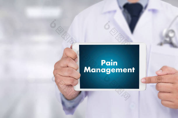 疼痛管理医疗概念医生手工作 
