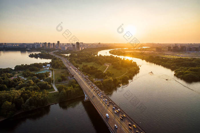 阳光明媚的傍晚莫斯科美丽的风景