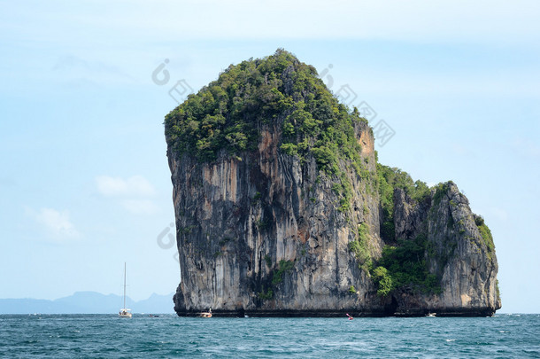 陡峭的悬崖和自然之美