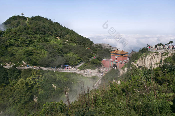 大山山顶南天门