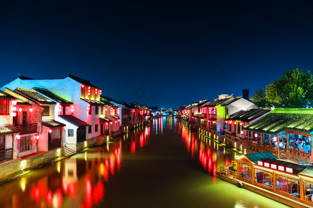 在晚上与京杭大运河的中国古代城镇