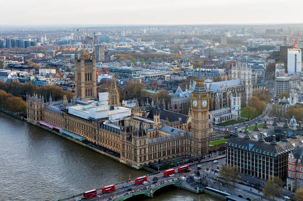 伦敦天际线和河泰晤士河，英国的鸟瞰图