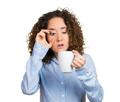 累了，落睡着了的女人，拿着杯咖啡的员工