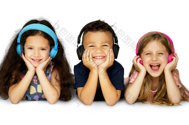 孩子们听音乐的耳机 