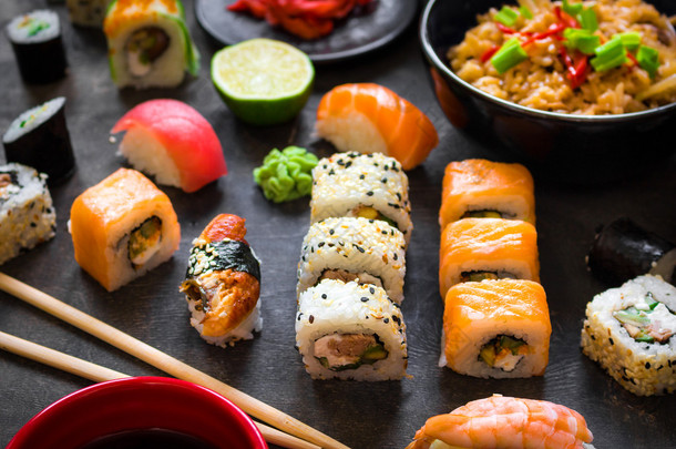表配寿司和日本的传统食物 