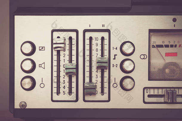 筒管磁带录音机<strong>复古</strong> micrphone。<strong>高清</strong>写真.