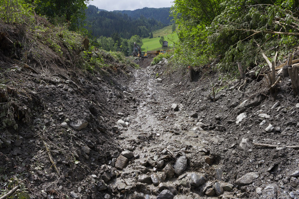 泥石流<strong>瘢痕</strong>奥地利大雨后的山坡的。欧盟