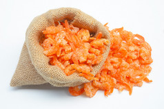 太阳晒干海鲜︰ 虾米，使亚洲美食上白色, 孤立组