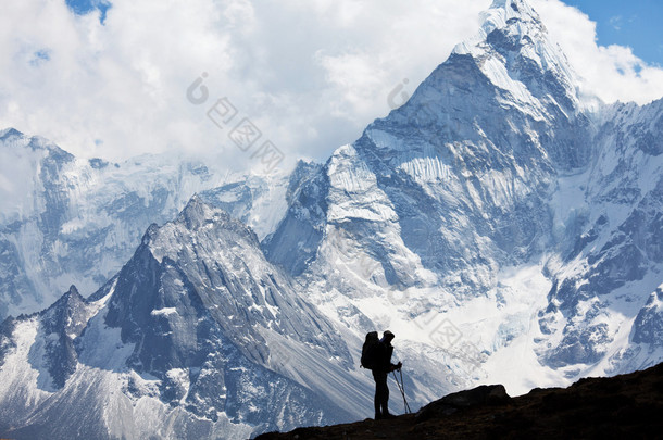 在喜马拉雅山<strong>徒步</strong>旅行