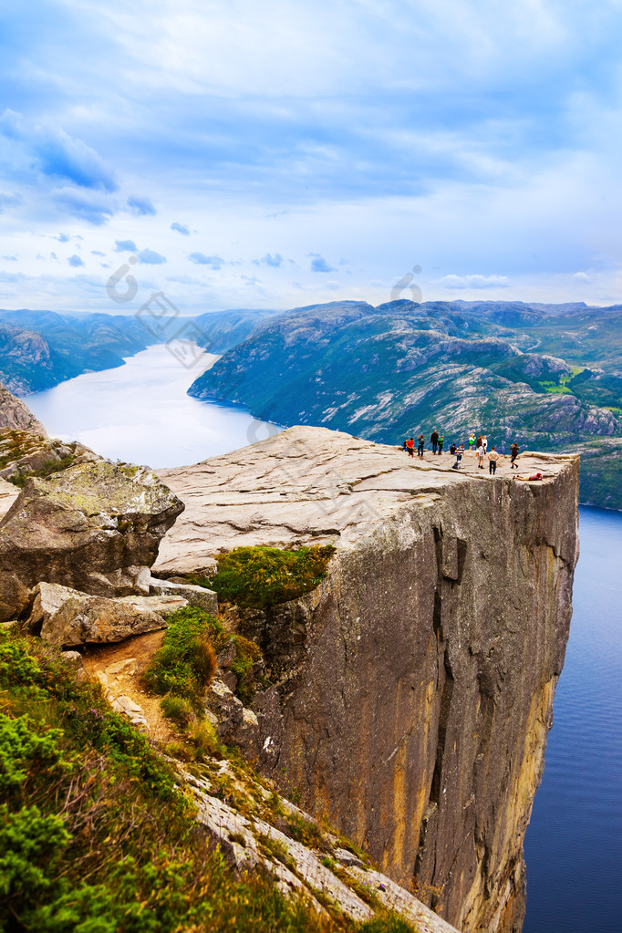 在峡湾 Lysefjord-挪威悬崖 Preikestolen