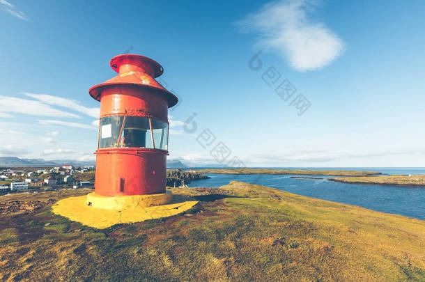 以上 Stykkisholmur，冰岛的红色灯塔