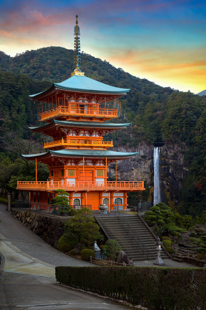 在日本和歌山，青岸渡济寺塔