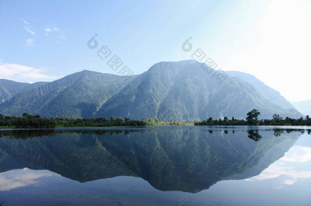 美丽的山水景色, 山和湖, 阿尔泰, 俄罗斯