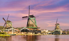 桑斯安斯风车的历史风车建造大约17世纪在荷兰阿姆斯特丹的乡村