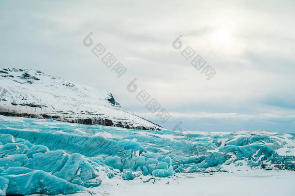 冰岛的巨大冰川。Vatnajokull冰岛山脉冰川的空中景观